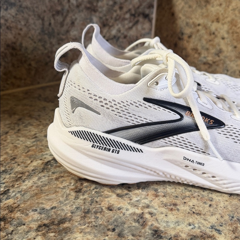 Brooks Women's White and Gray Glycerin Running Sneakers - Picture 3 of 11